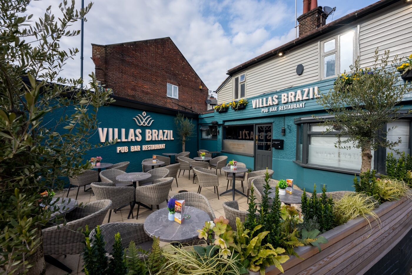 Villas Brazil outdoor terrace with rattan seating